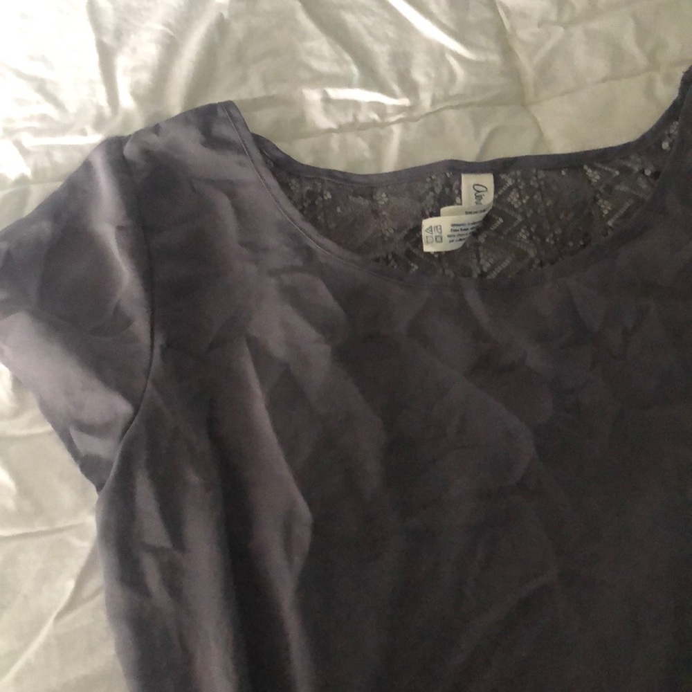 Gray top